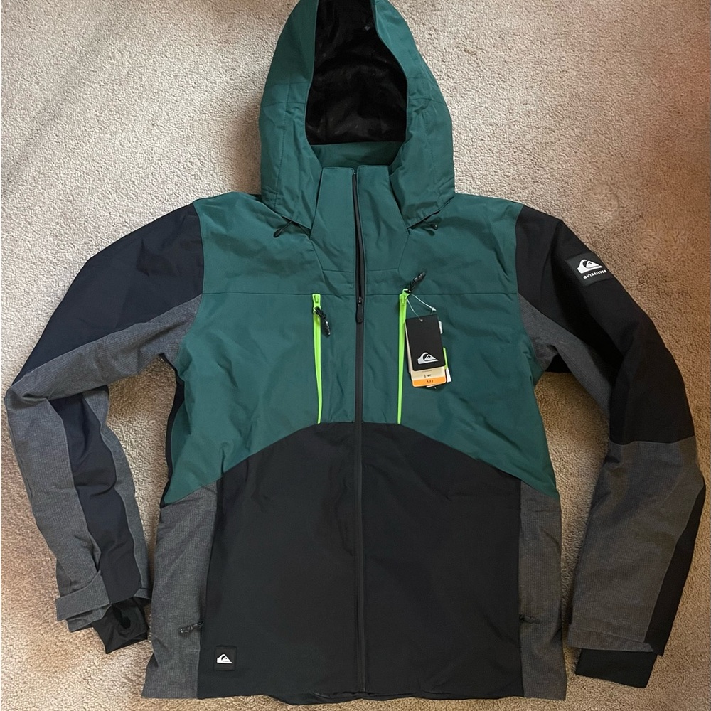 Quicksilver Men’s Snowboard Jacket- BNWT